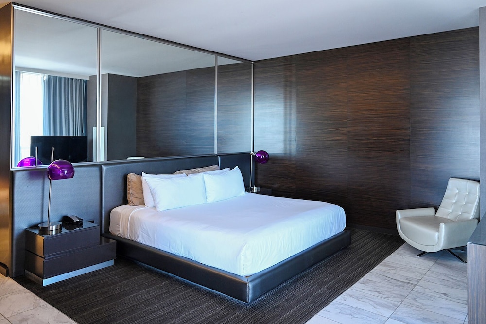 1 BEDROOM, PALM, SUITE