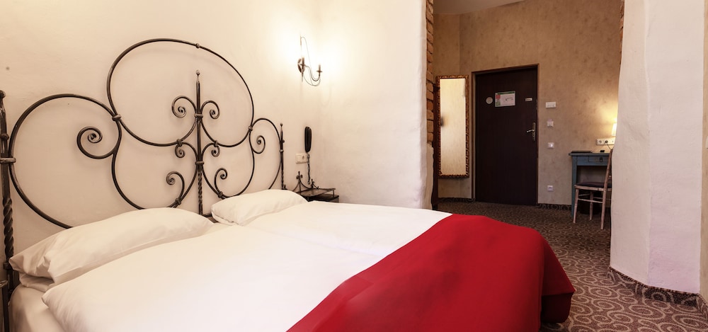 Justus Hotel 25/60