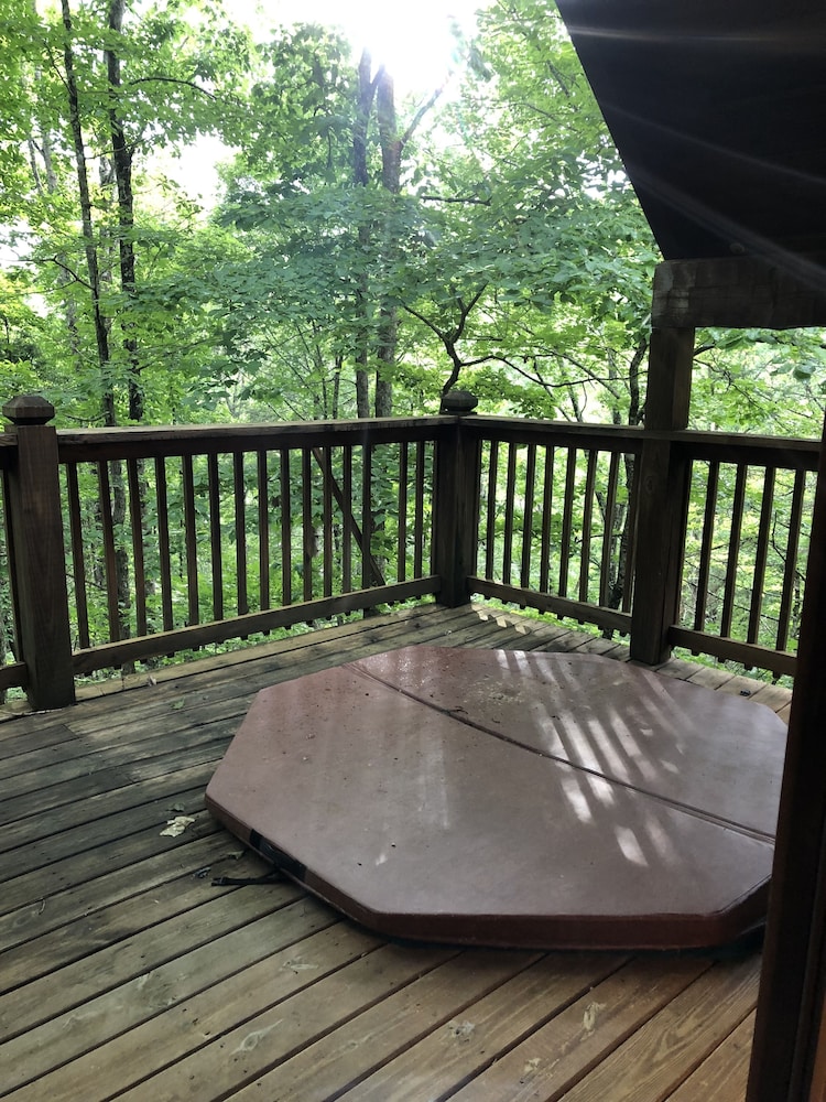 Gatlinburg Adventure Cabins 38/48
