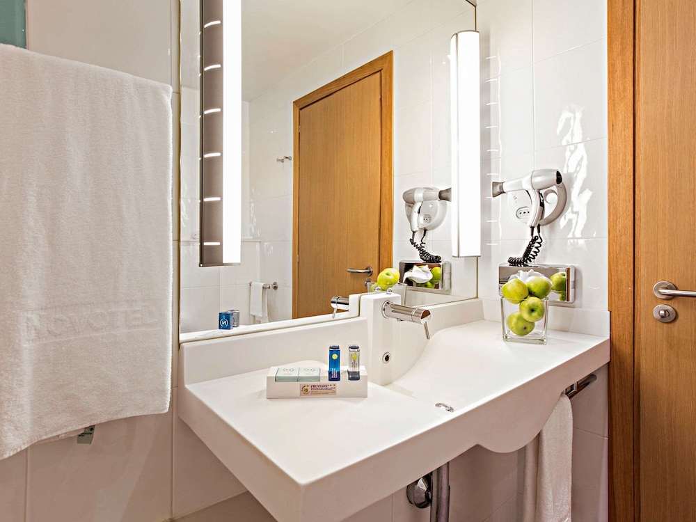 Novotel Salerno Est Arechi 28/75