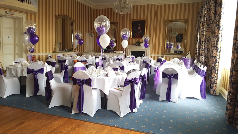 Norfolk Arms Hotel 50/55