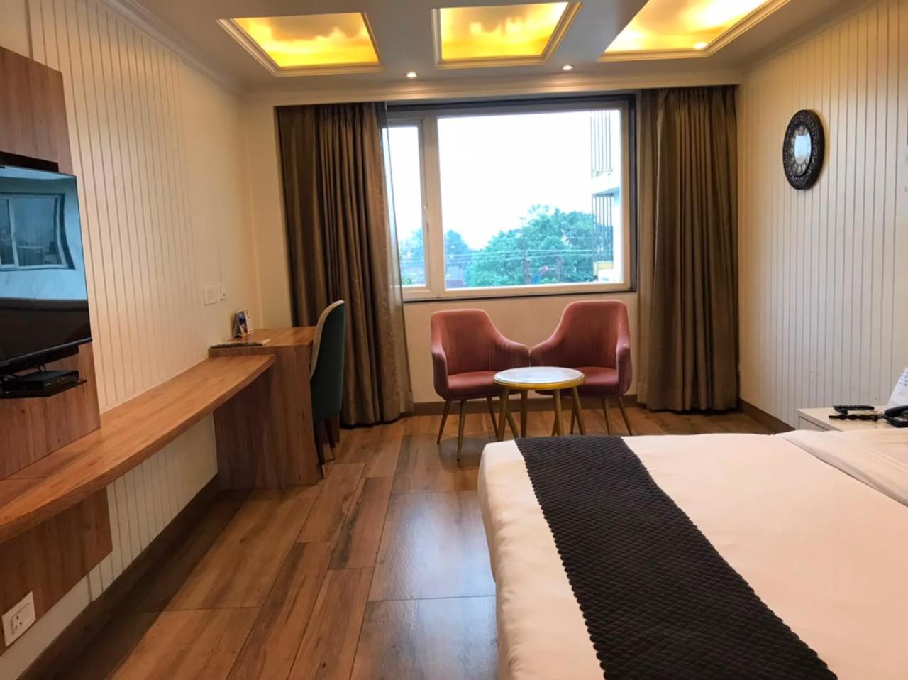 Sapphire Sky Hotel 17/50