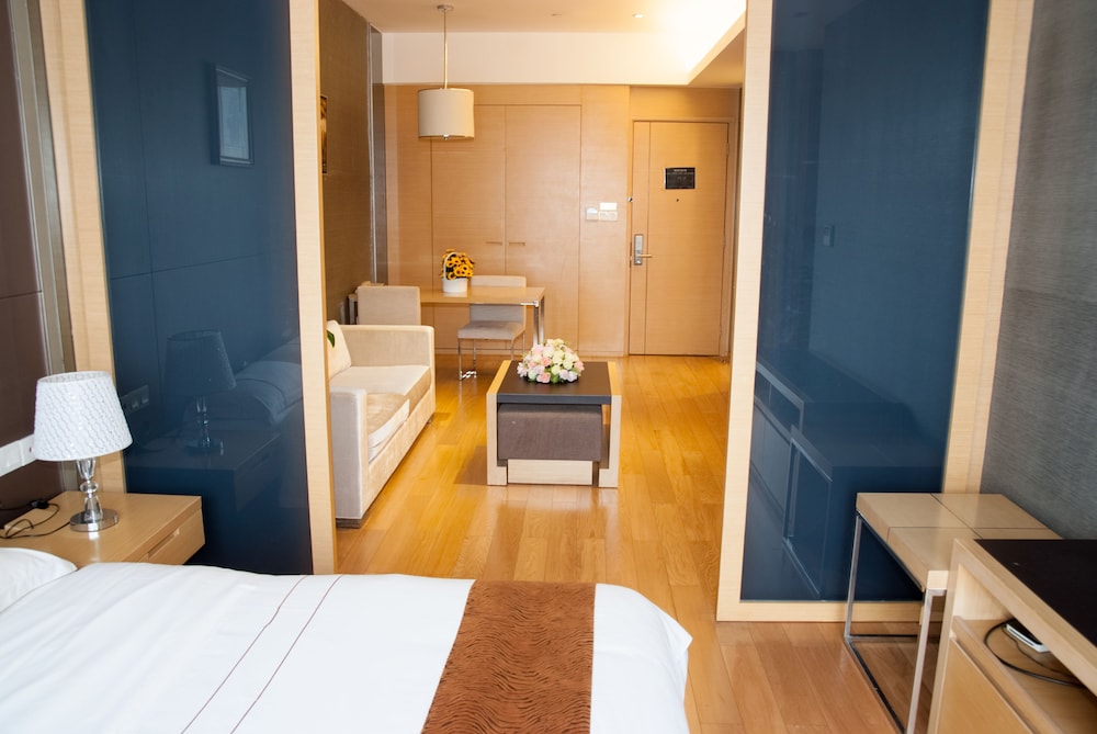 Yicheng Apartment Poly World Center 14/59