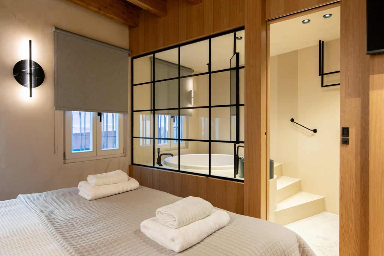 Consolato Boutique Suites 62/94