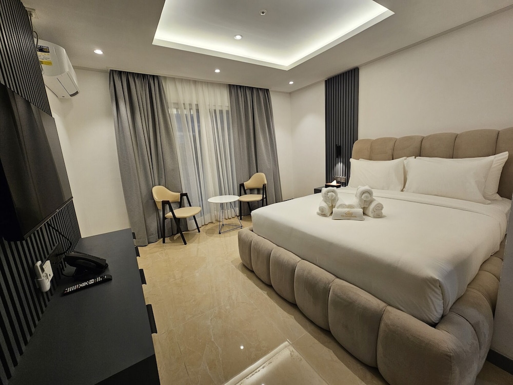 The Clover Hotel Angeles City managed by Cocotel 15/50