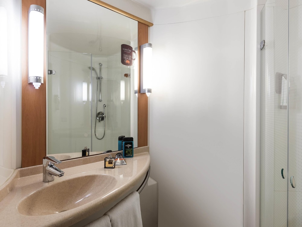 Ibis Montbeliard 77/77