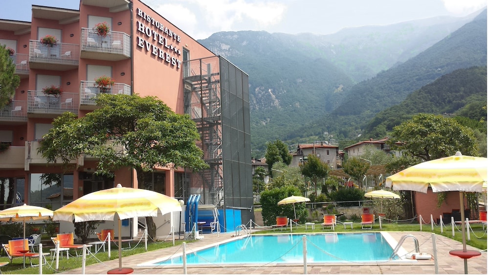 Hotel Everest 5/70