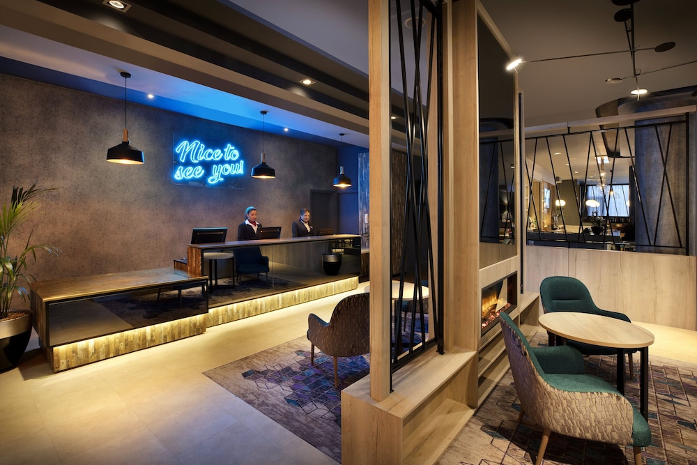 Lobby at Leonardo Hotel London Croydon, LONDON