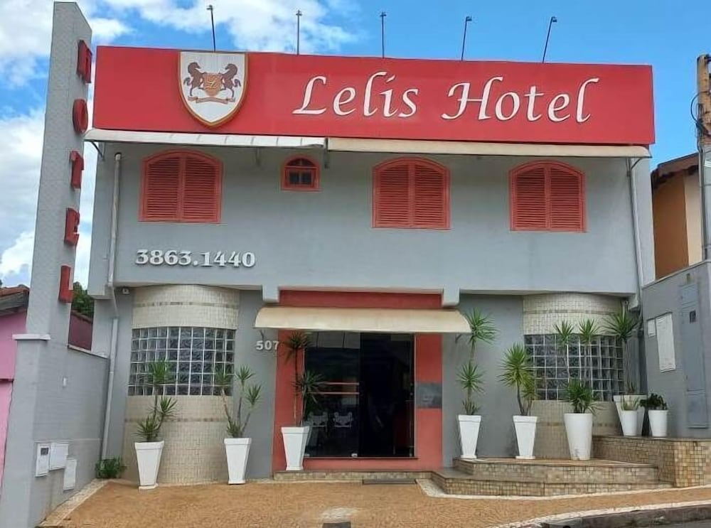 Lelis Hotel 1/16