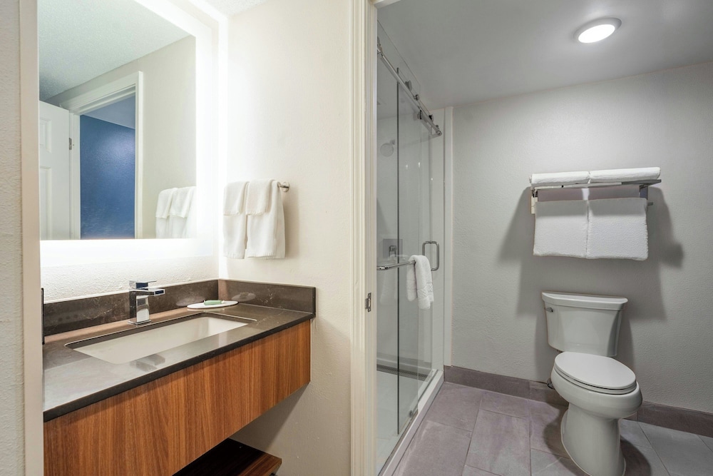 Fairfield Inn Suites by Marriott Atlanta Kennesaw 44/50