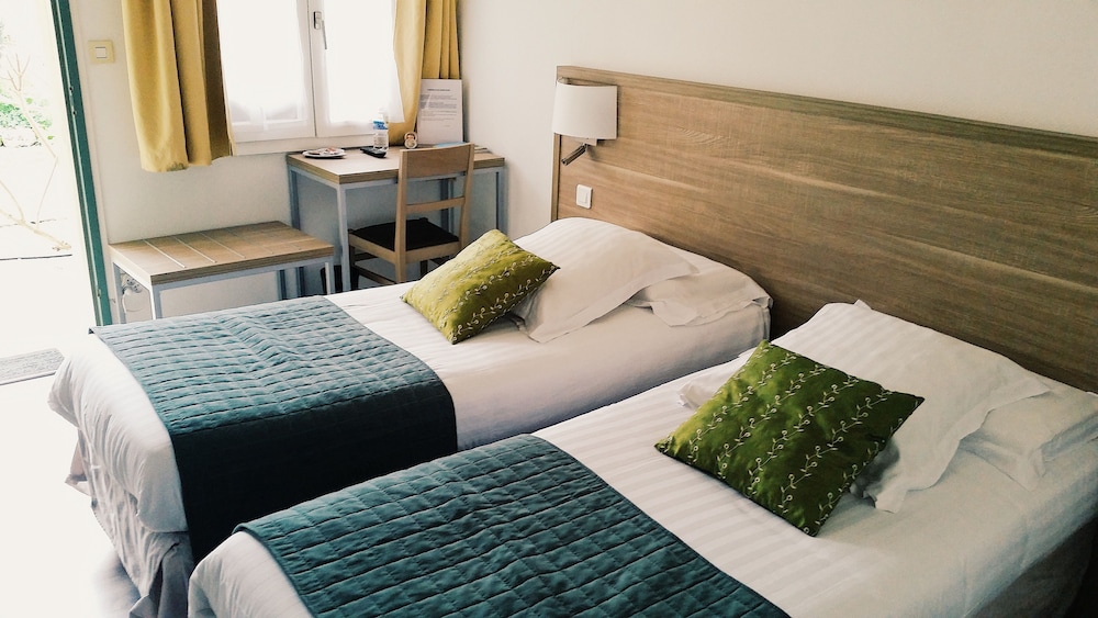 LOGIS HOTEL LES COMTES DE PARDIAC 16/34