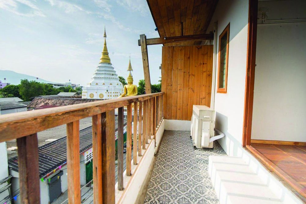 Sri Chiang Yeun House 69/69