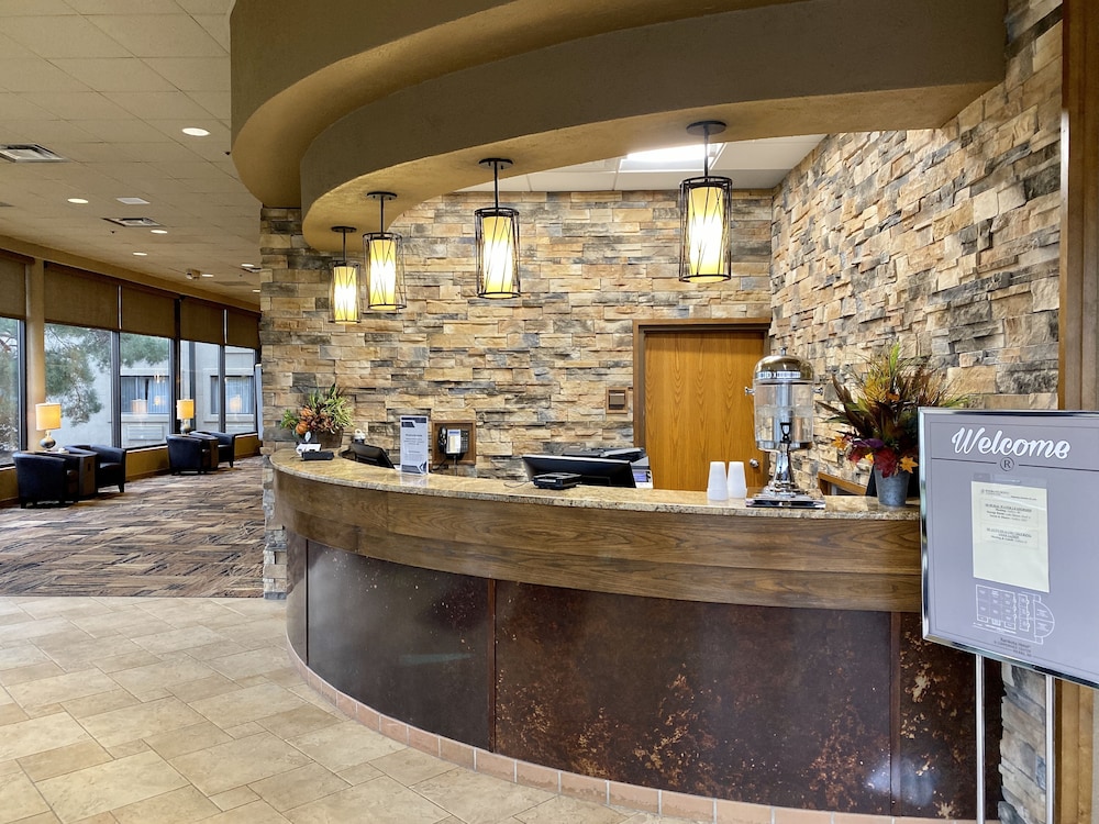 Ramkota Hotel 4/56