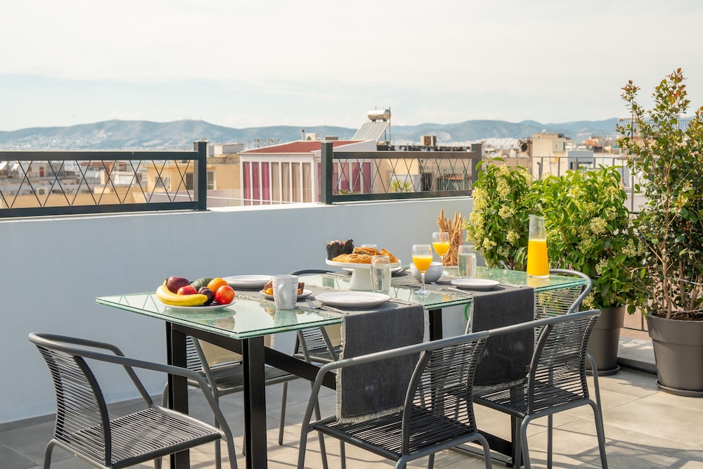Mythos Luxury Suites 40/50