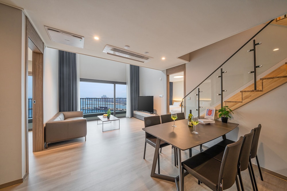 Sokcho I Park Suite Hotel and Resort 30/46