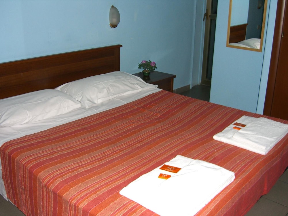 Hotel Mercurio 6/27