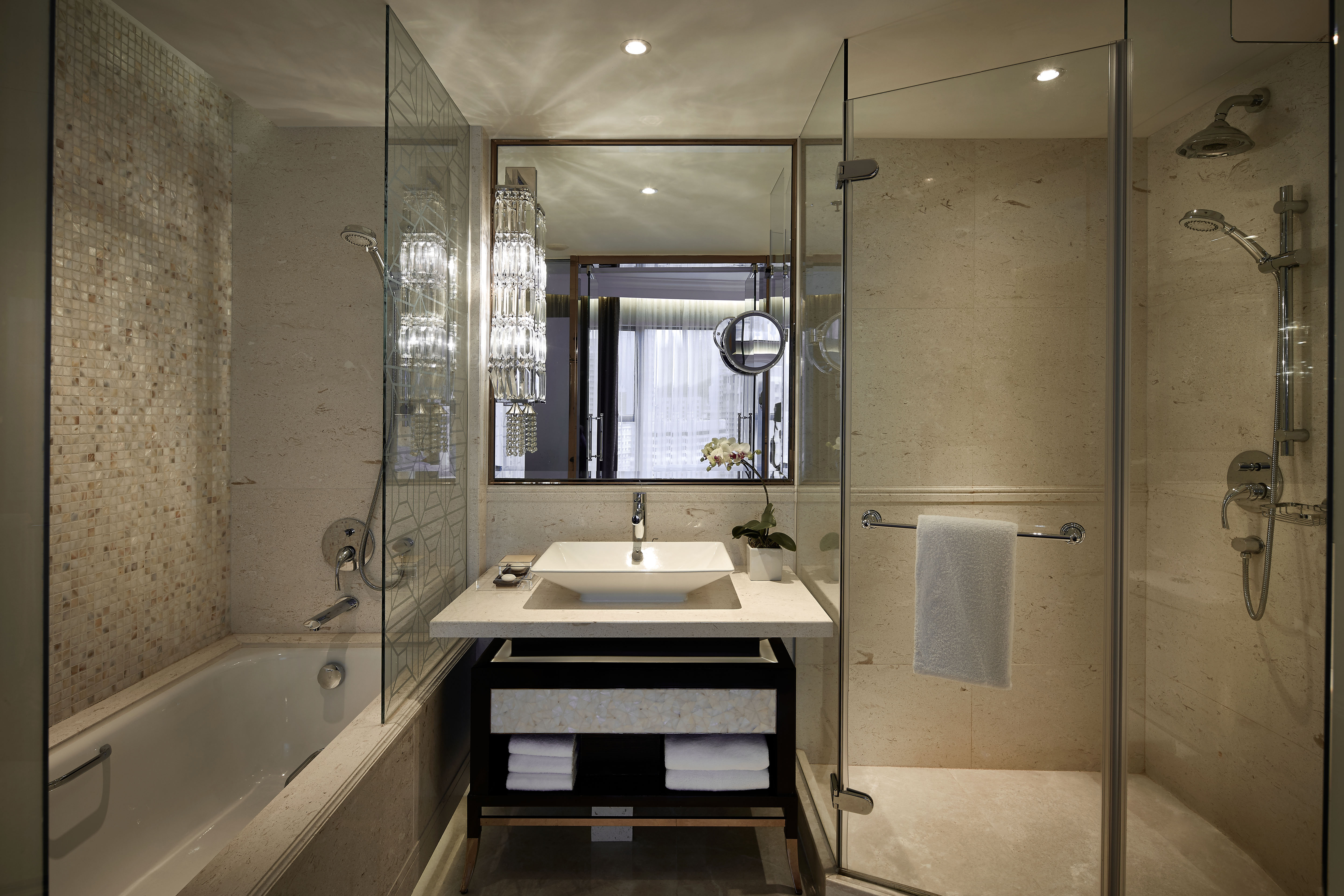 Dorsett Wanchai Hong Kong 45/46