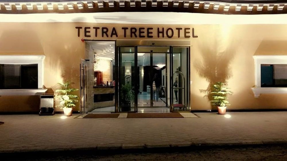 Tetra Tree Hotel 1/43