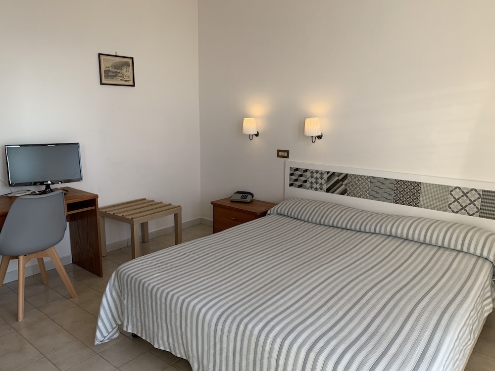 Hotel Dania 10/71