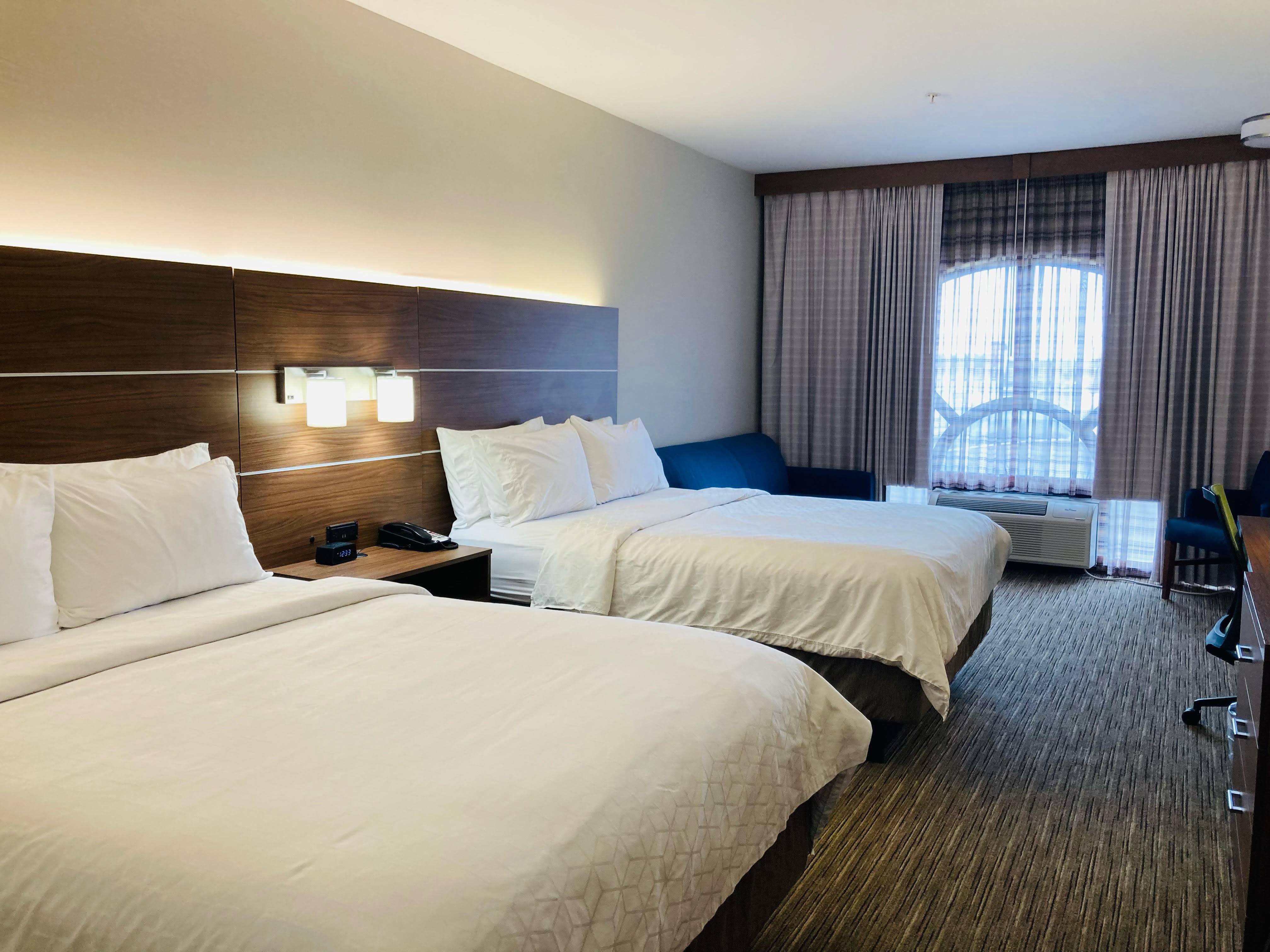 Suite, 2 Queen Beds, Sofa