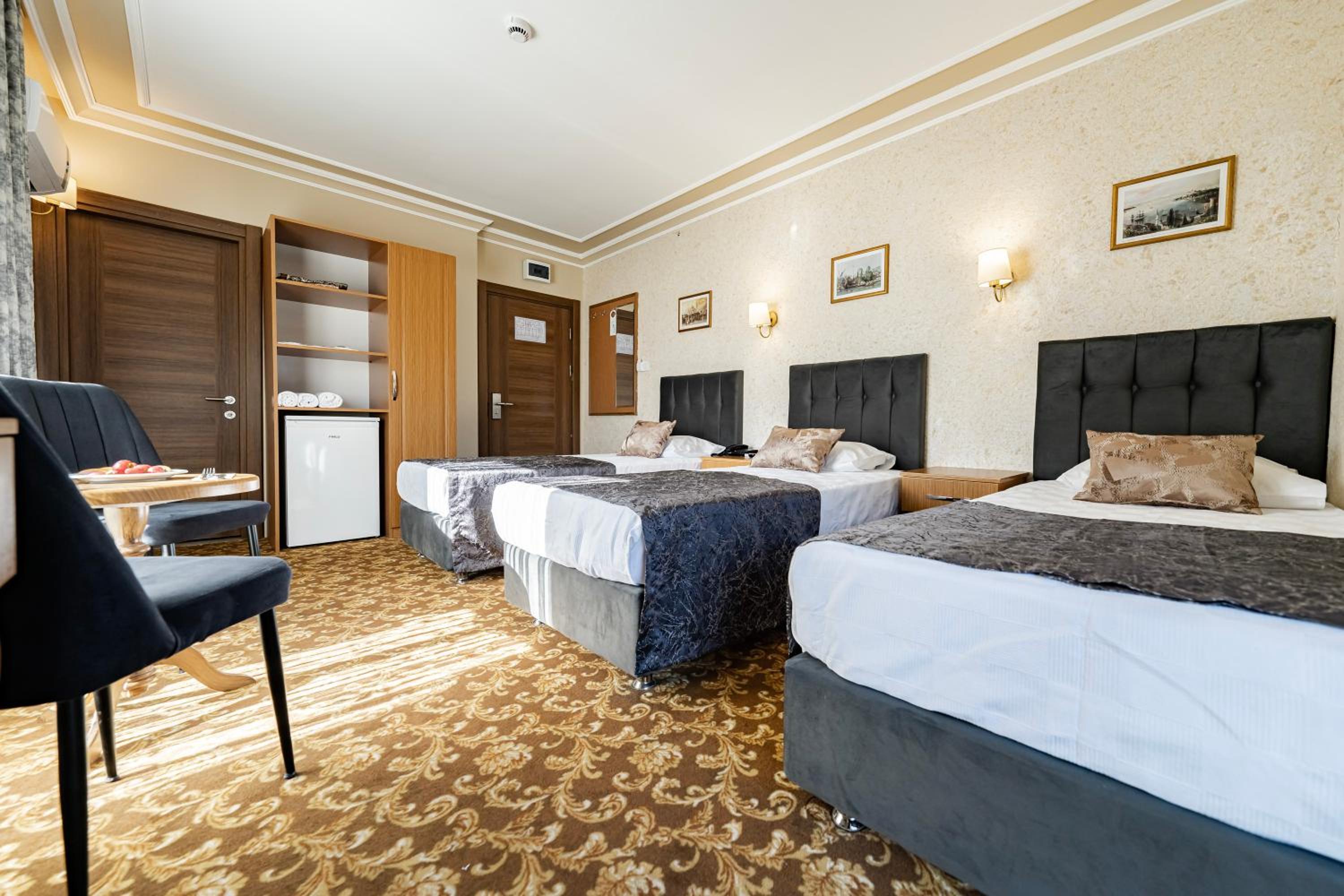 Room, Triple, Balcony