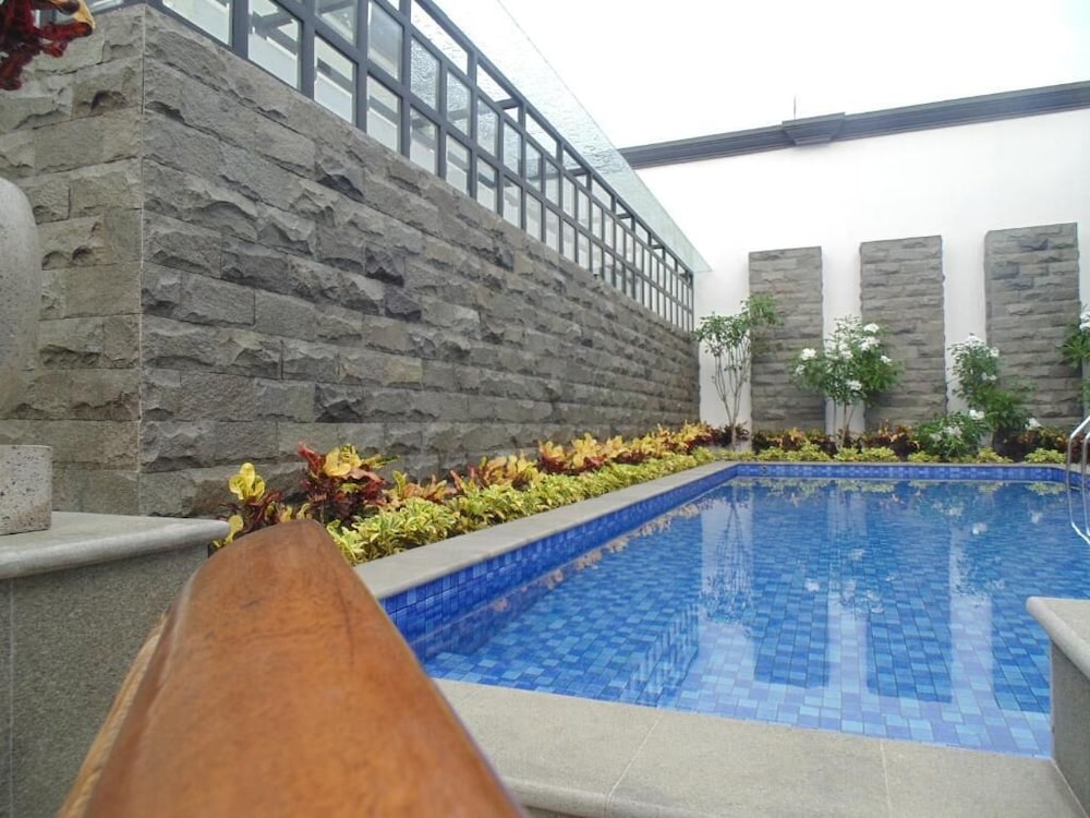 Daroessalam Hotel 45/49