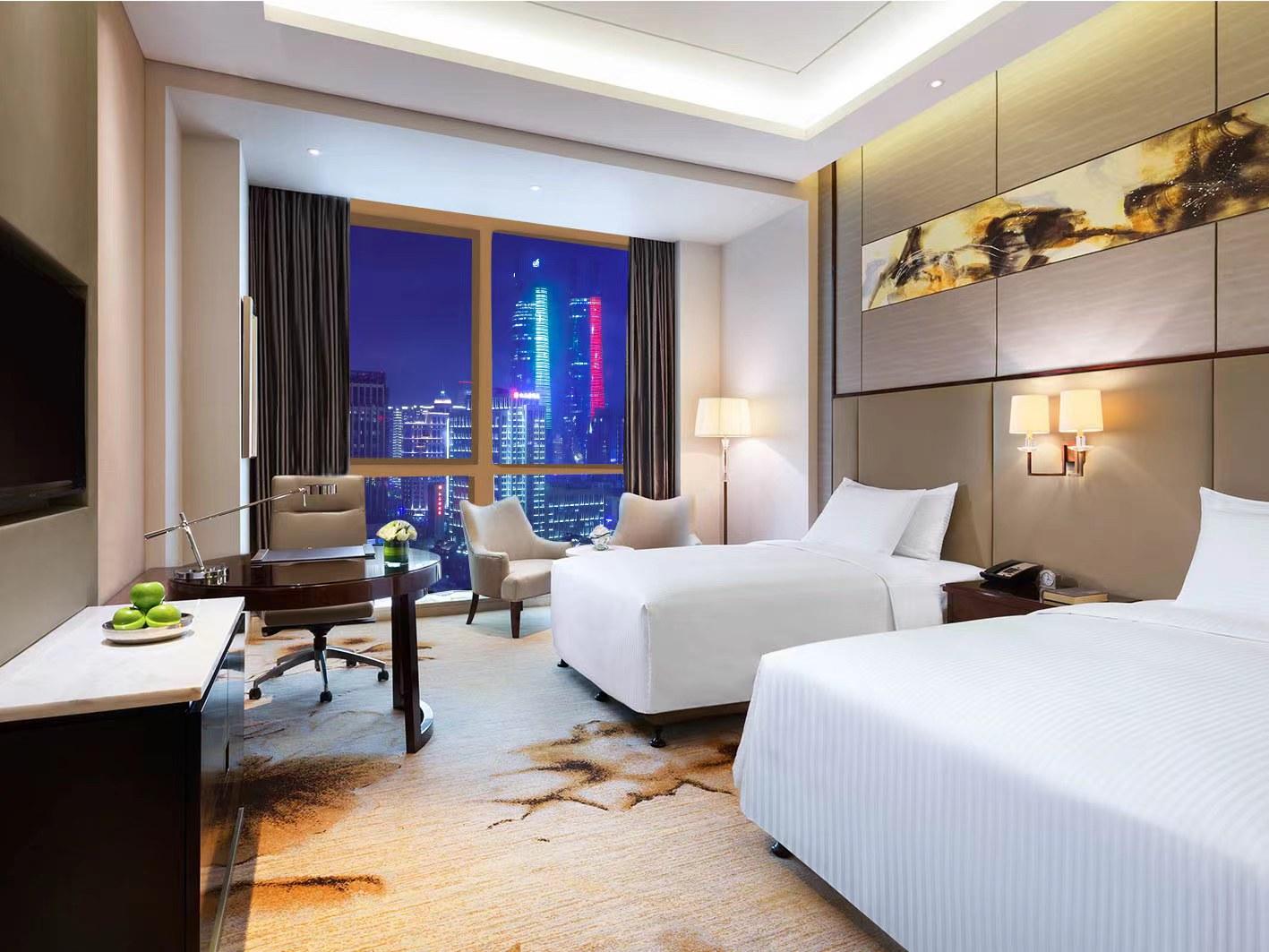 Room, Twin Beds, Twin Towers View