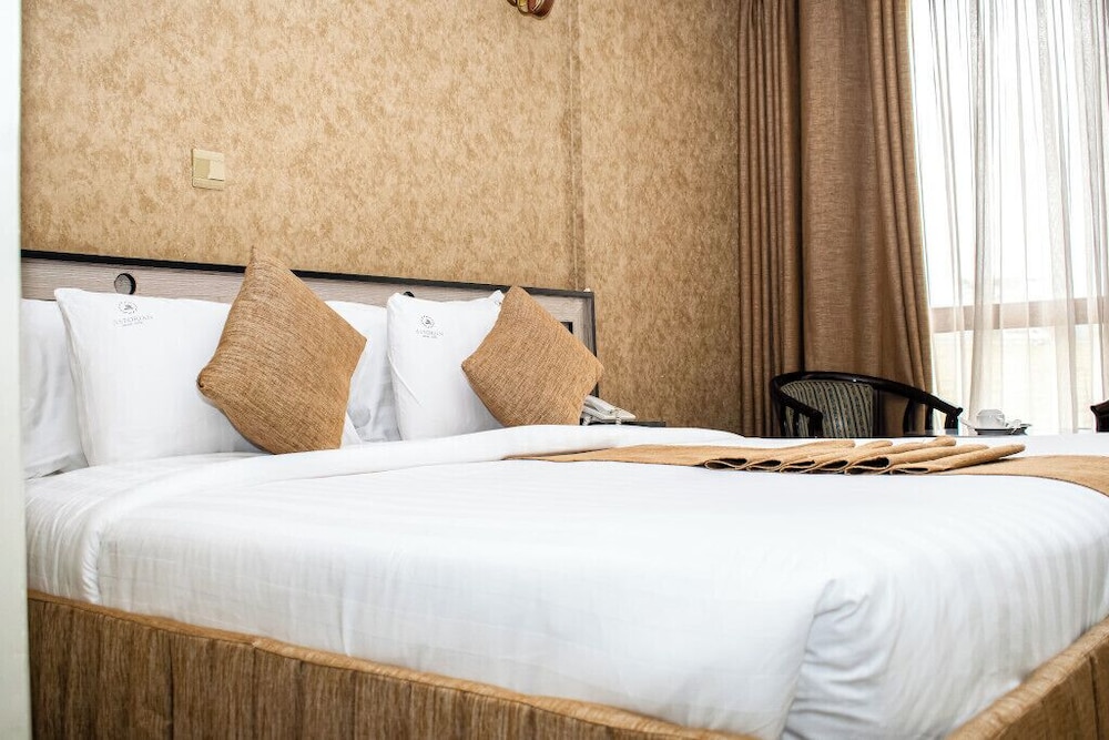 Astorian Grand Hotel 20/50