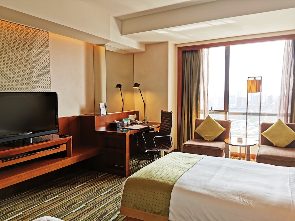 Crowne Plaza Shanghai Jinxiu by IHG 25/74