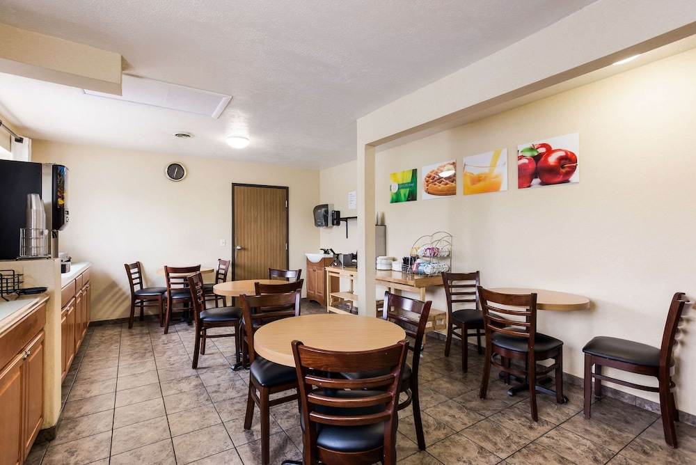 Quality Inn Airport Boise ID 39/50