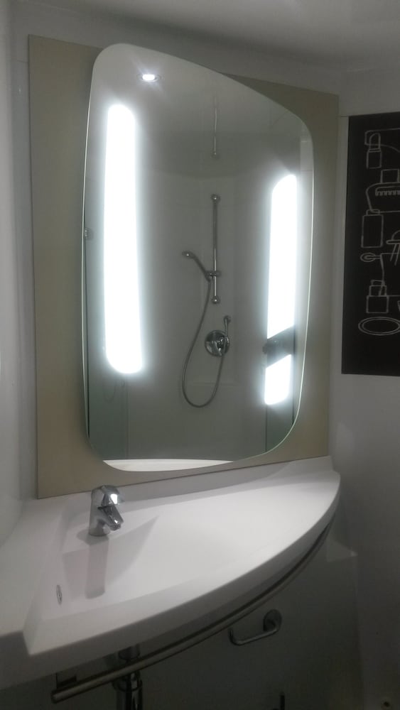 ibis London Docklands Canary Wharf 58/59