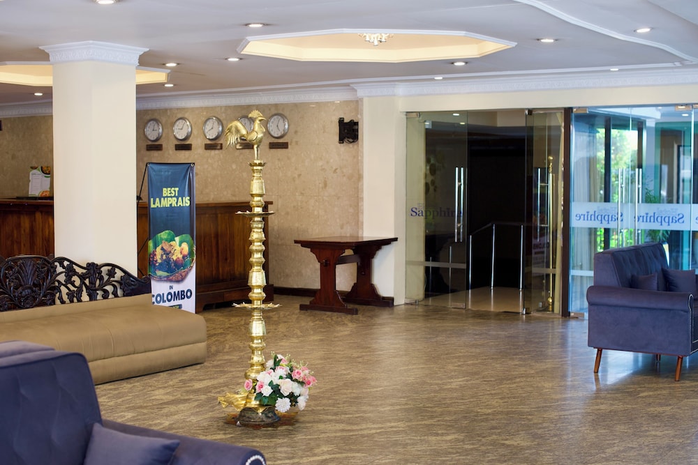 Hotel Sapphire 10/48