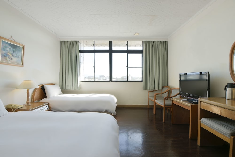 Back Home Hotel 15/50