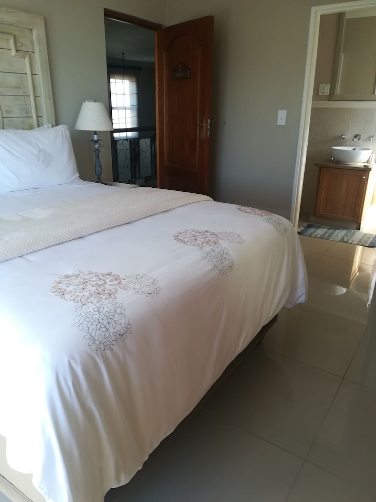 Blouberg Manor 8/50