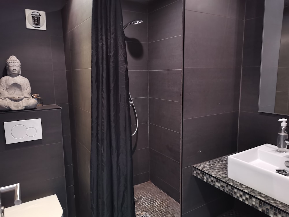 7Art Hotel 17/75