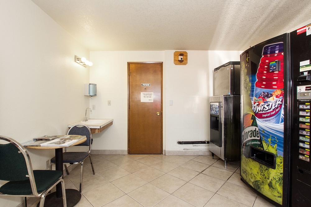 Super 8 by Wyndham Vancouver East 14/51