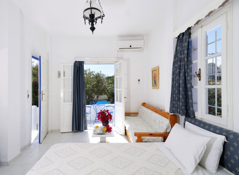 Room, Triple, 3 Beds, Pool or Sea View