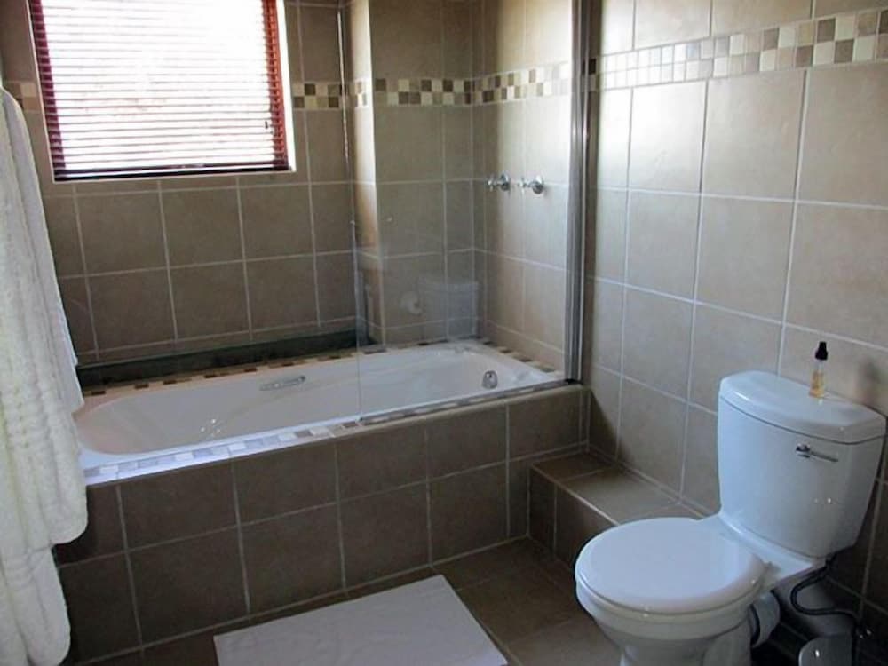 Karoo Sun Boutique Guest House 40/46