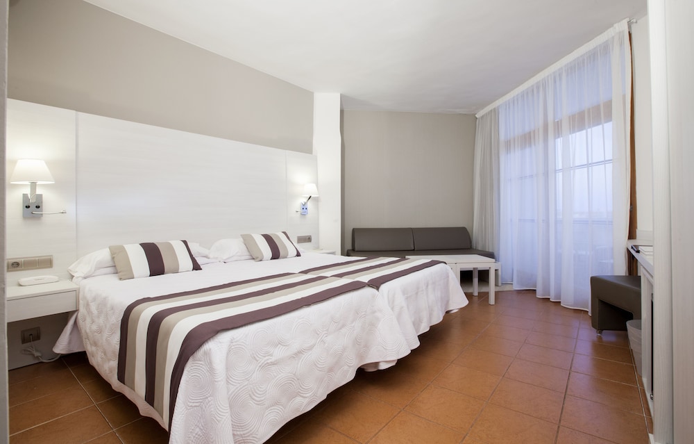 Superior, Twin Beds, Garden View, Terrace