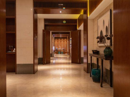 Ruili Hotel 9/40