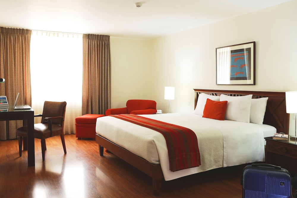 ROOM, DOUBLE BED