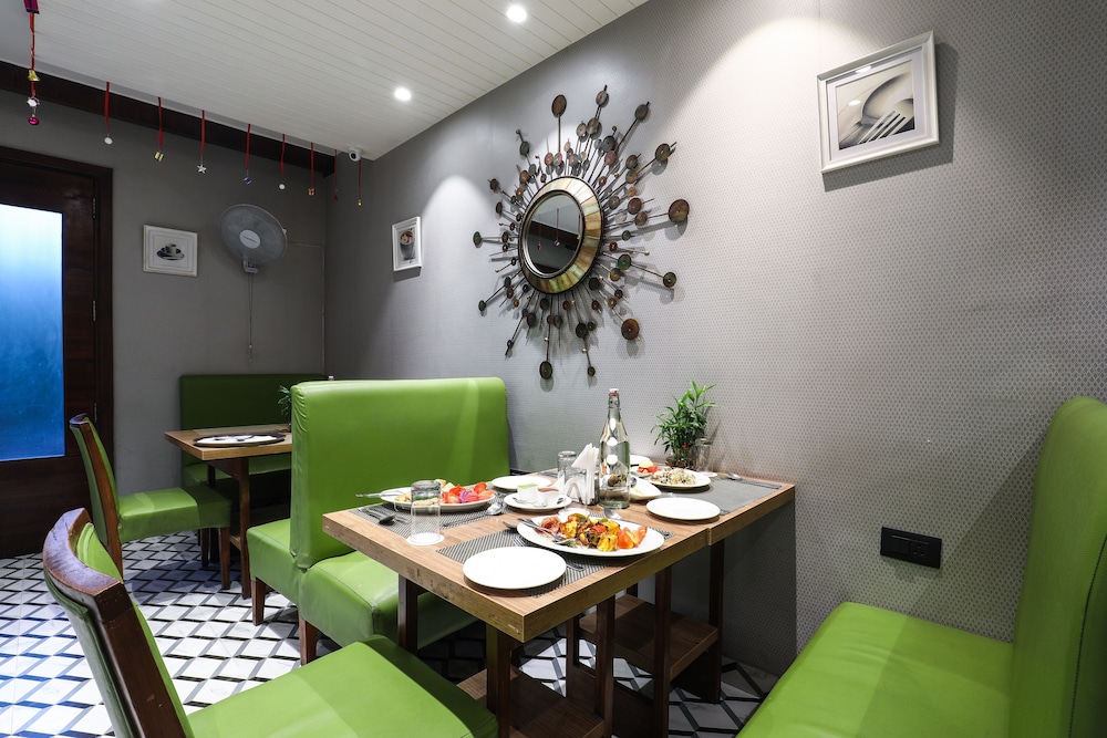 Hotel Blue Stone - Nehru Place 37/49