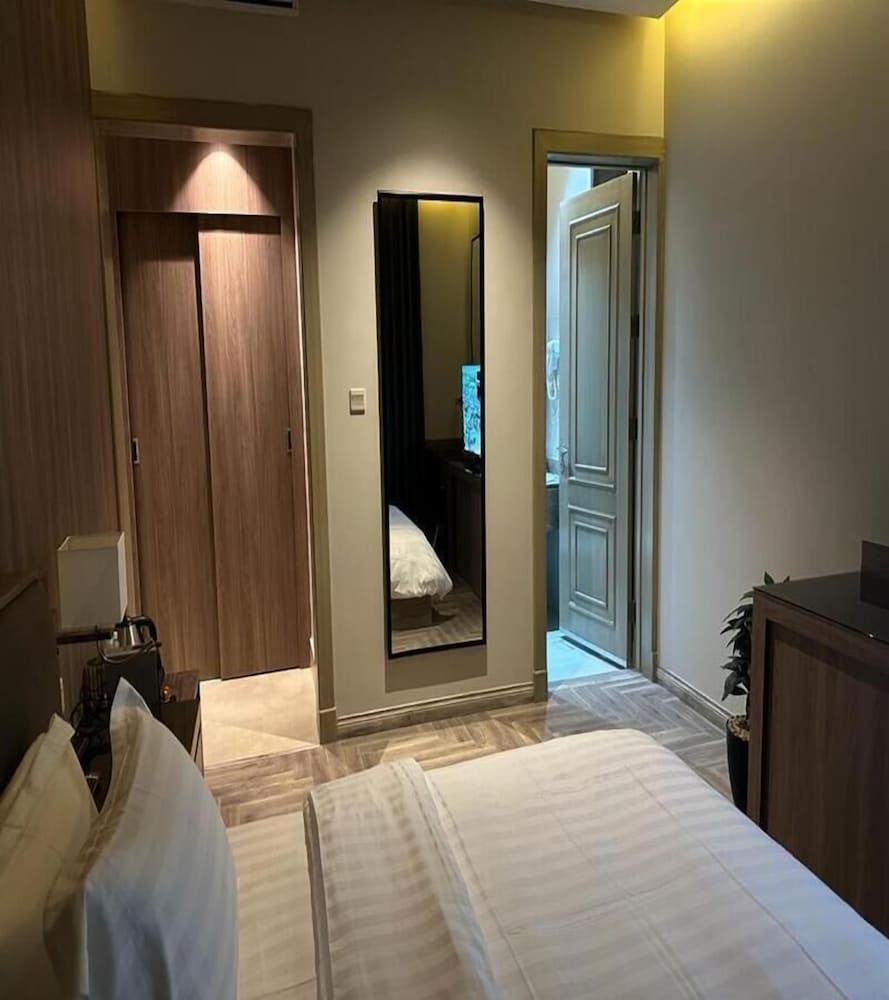 Land Walk Al Taawoun Hotel 21/62