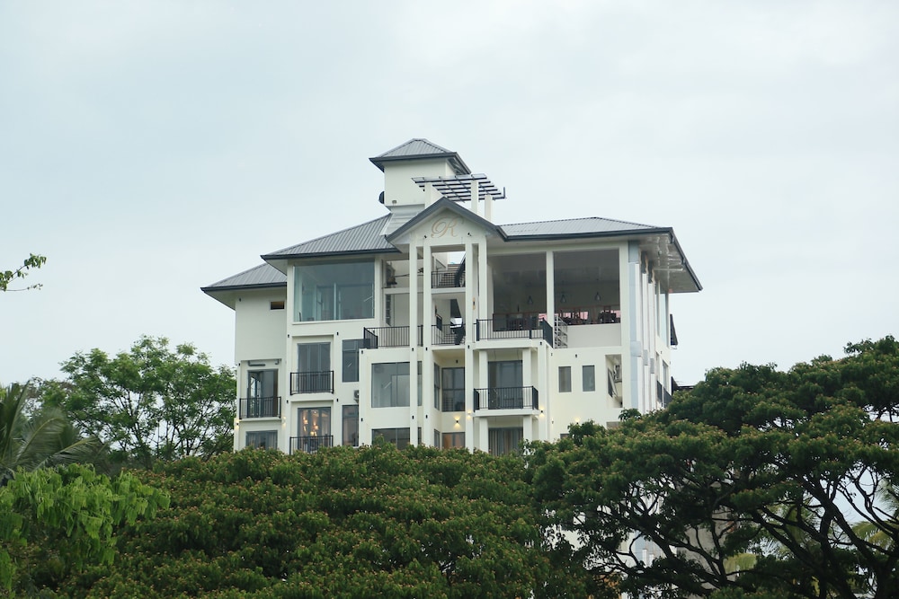 Rivendell Hotel 4/55