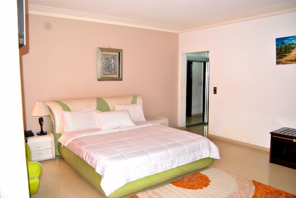 Riviera Hotel Benin 11/42