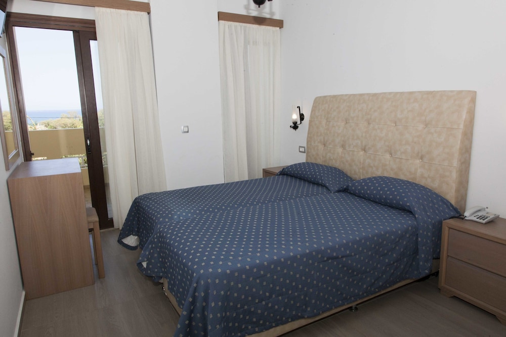 SUNNY SUITES 24/51