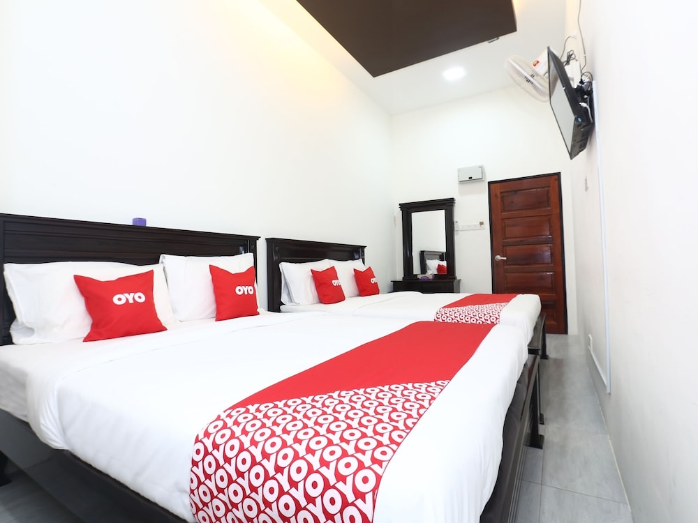 OYO 89678 Ady Hotel 18/23