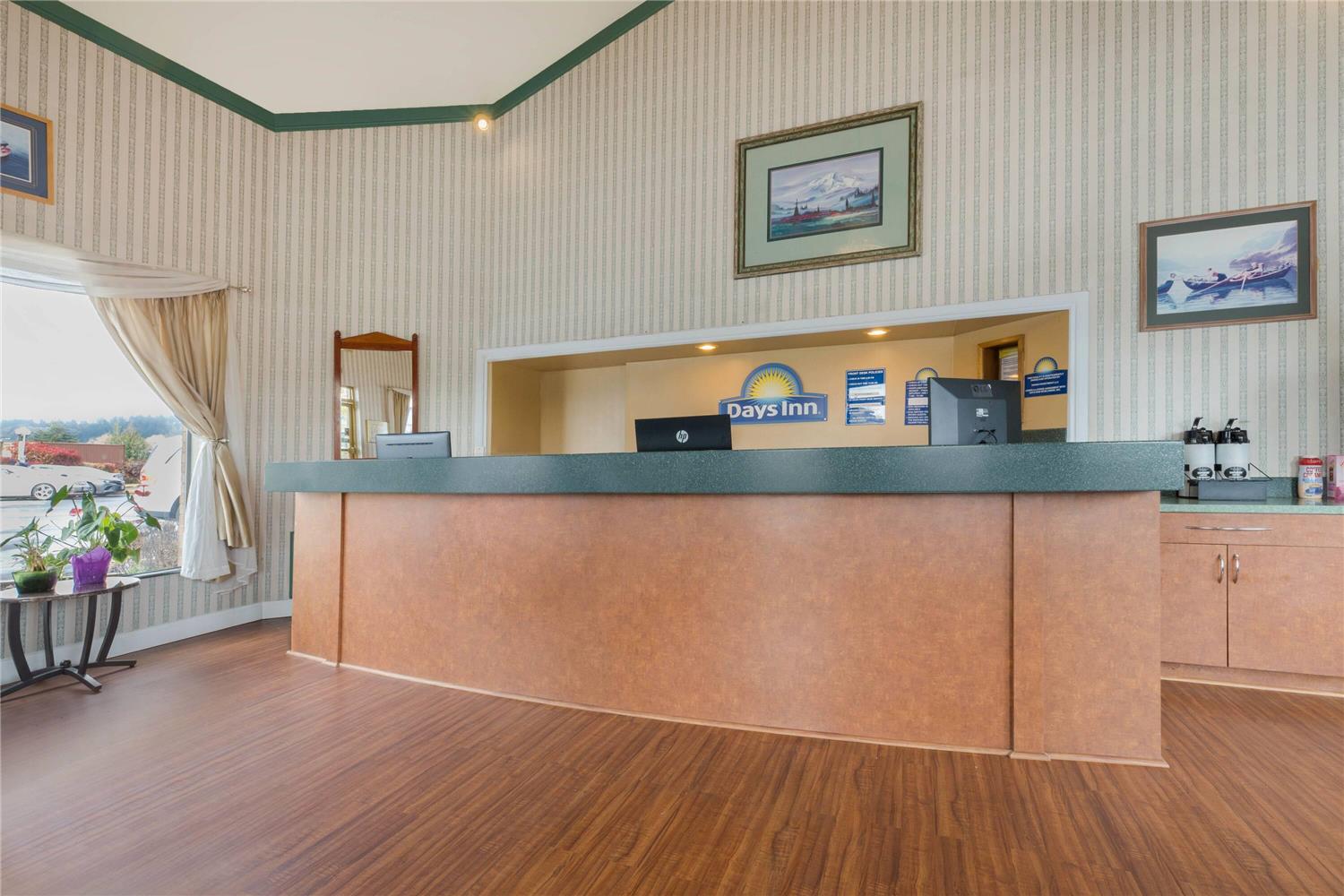 Days Inn By Wyndham Auburn 4/21