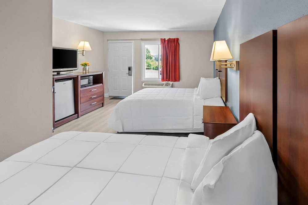 Rodeway Inn Somerset MA 22/57