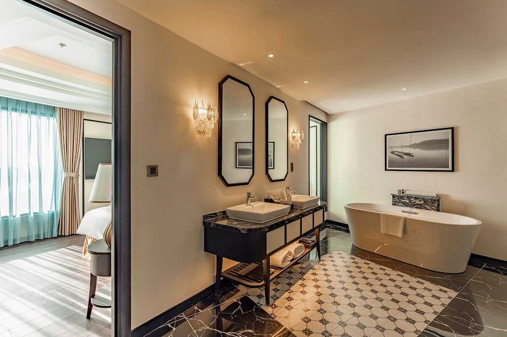 Charmant Suites a Boutique Hotel Can Tho 30/50